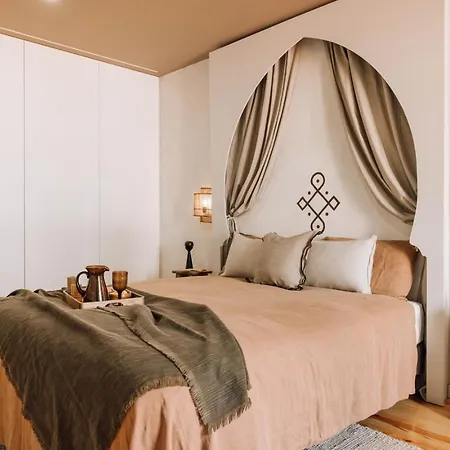 Tassil - 2 Bedrooms In Santos Lisbon