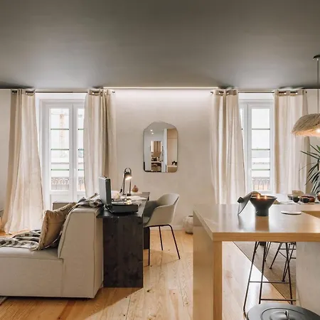Tassil - 2 Bedrooms In Santos * Lisbon