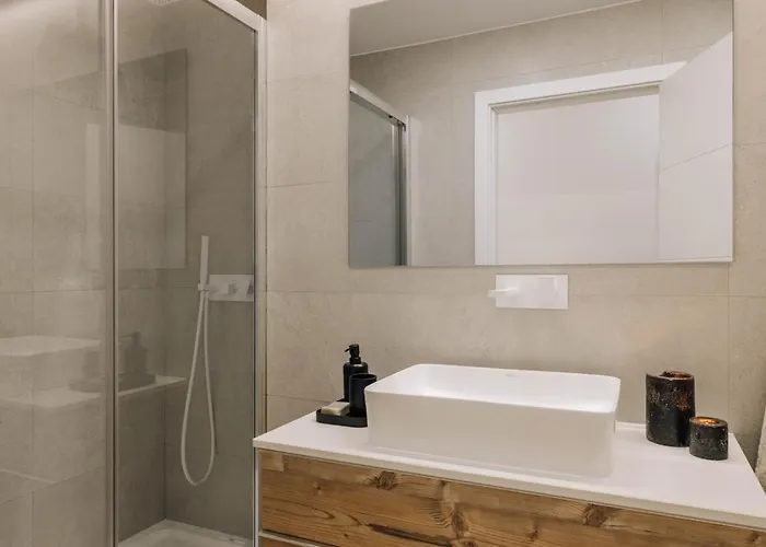 Tassil - 2 Bedrooms In Santos * Lisboa